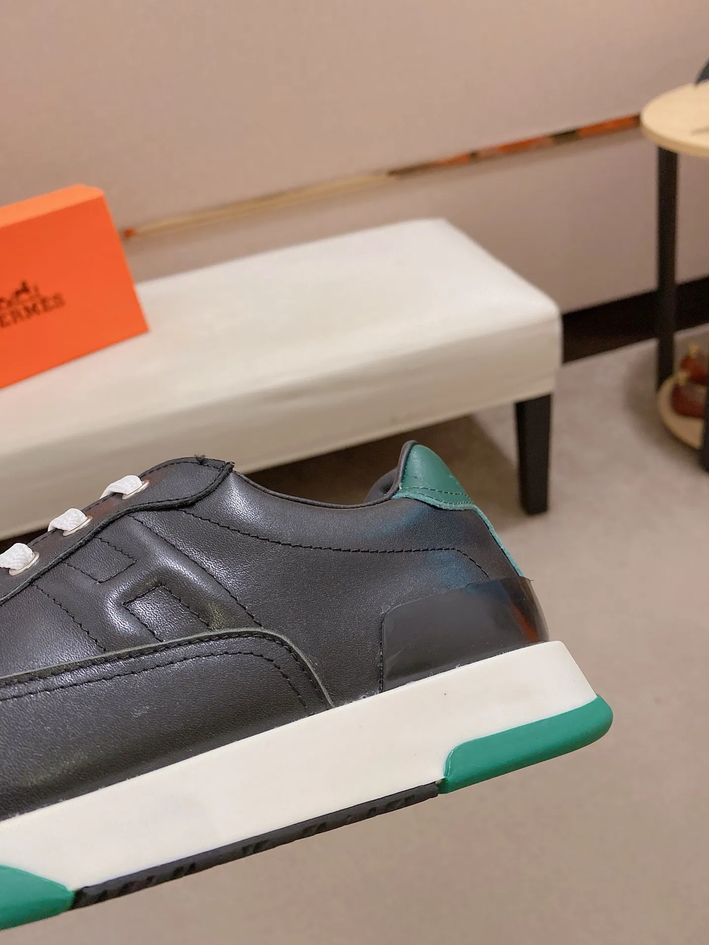 Ex-factory price: 500💰《HERMES》【Classic original single version】Hermès; top 🔝purchasing agent🔍🔍men's latest 🇺🇸sold simultaneously, original imported from Italy ▲▲first-layer cowhide ▲▲ (high-end, nobility and class) ) Exquisite workmanship (Italian 🇮🇹 imported water-dyed 🐂 cowhide lining) sole: original sole provided by the original factory, ⚠️exclusive double-layer activity·TPR·rubber·combined molded outsole; super comfortable·wear-resistant·non-slip·environmental protection The real thing is more beautiful when photographed in kind (high quality, following orders), you can come in and out at will * Number of yards: 38·39·40·41·42·43·44# (can be customized 45.)